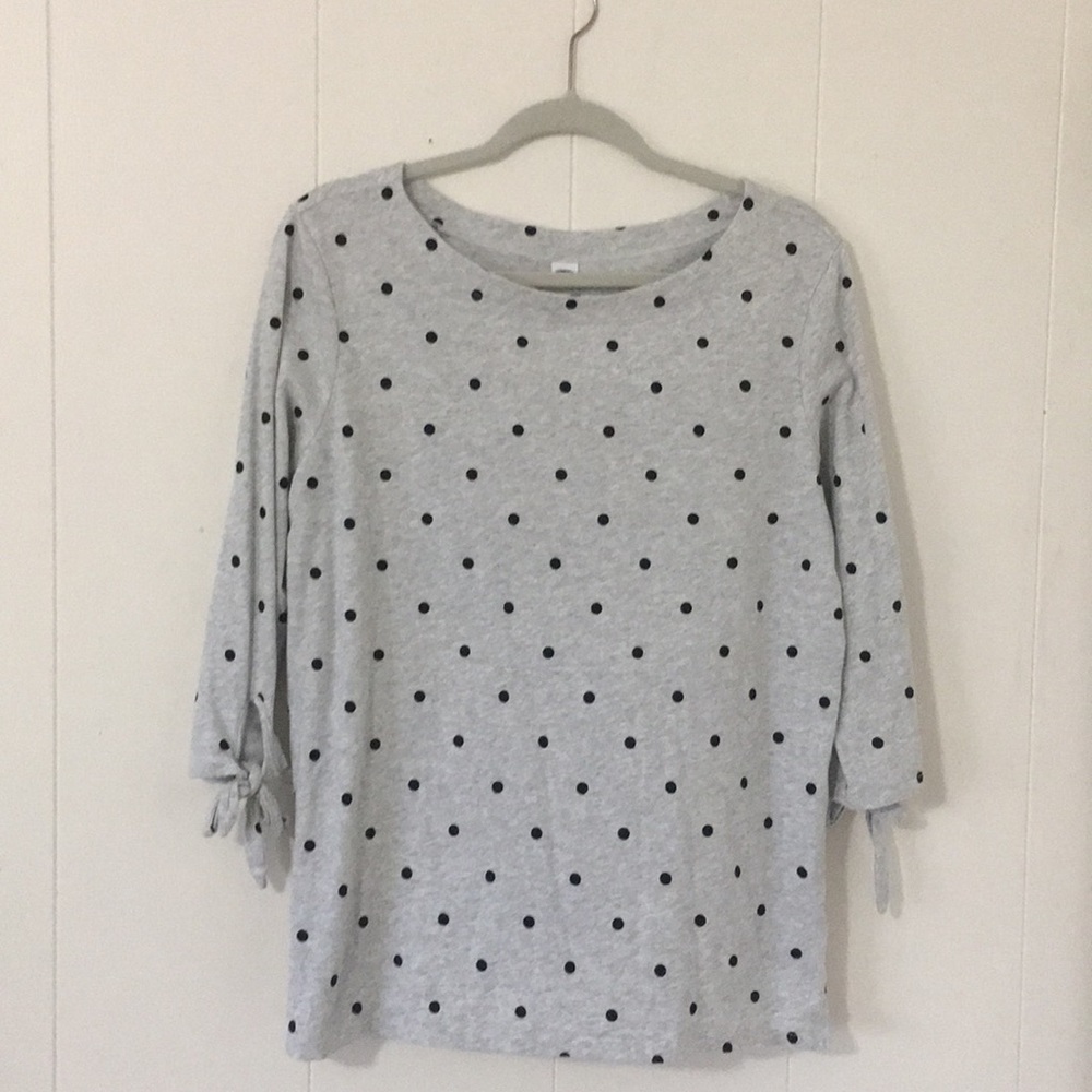 🦋$5 each for 2 or more🦋Gray and black dot